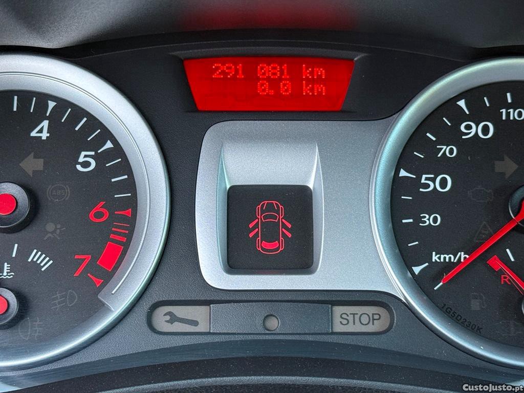 Renault Clio 1.2i 16v 75cv 03/2009 — fotografia 2