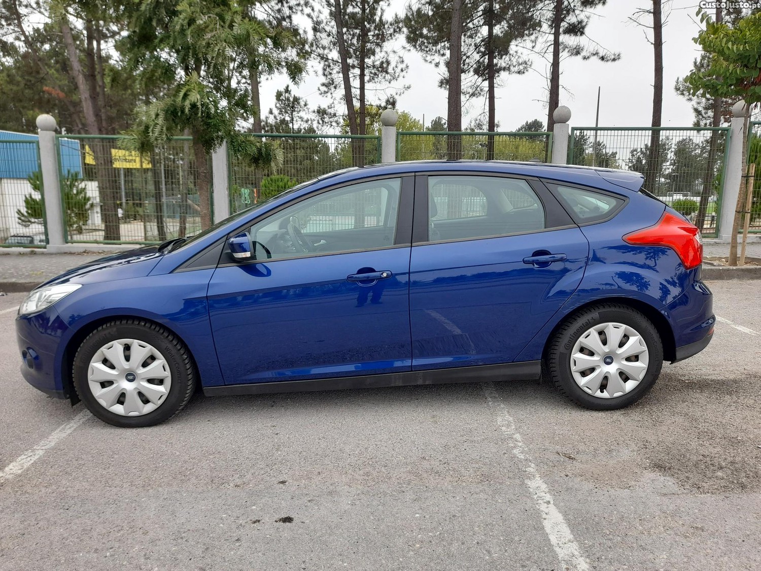 Ford Focus Trend — fotografia 12