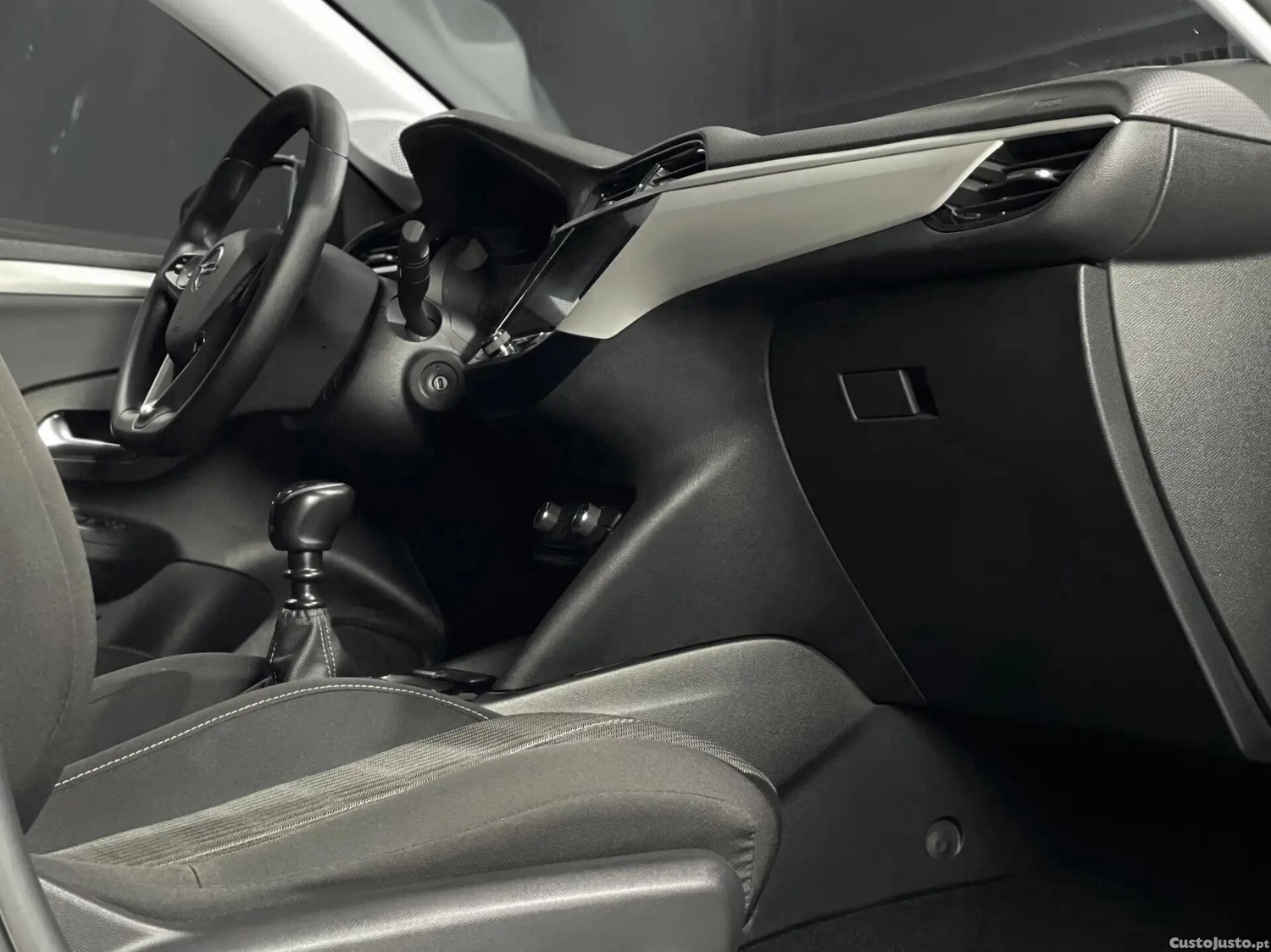 Opel Corsa 1.5 D Business Edition — fotografia 12