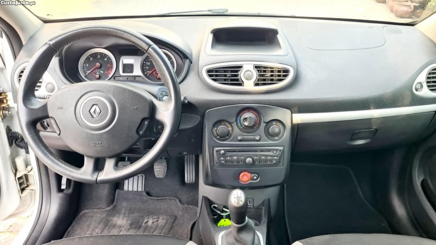 Renault Clio 1.5 DCI — fotografia 2
