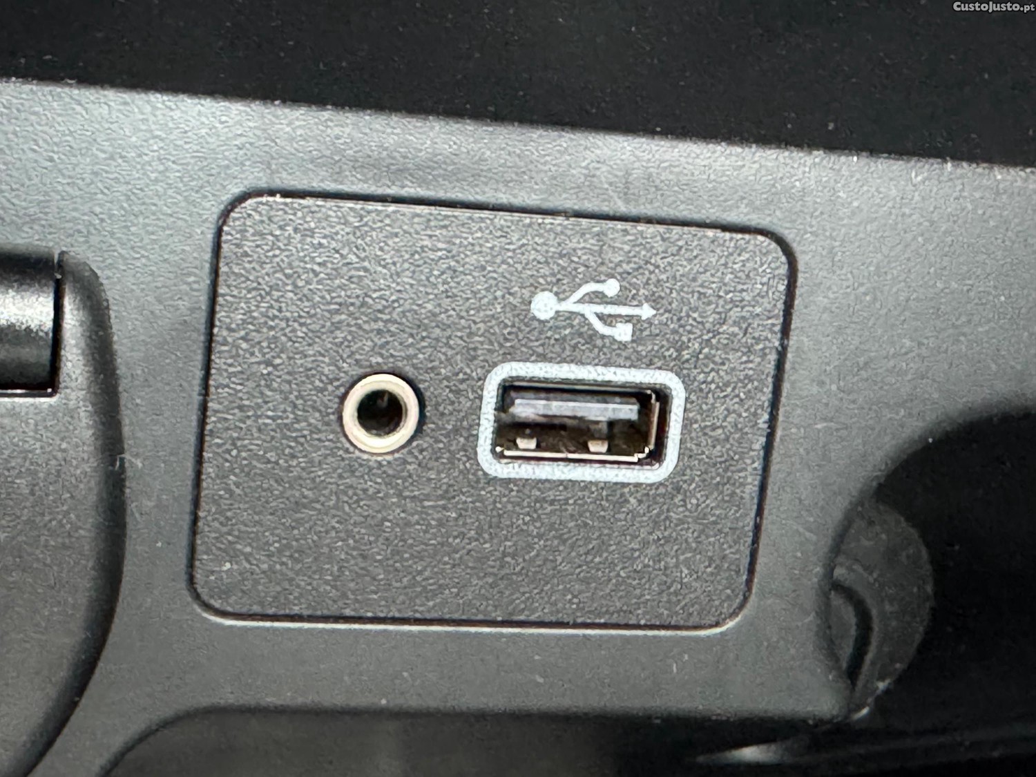 Nissan Qashqai Diesel 115CV Versão White And Black — fotografia 11