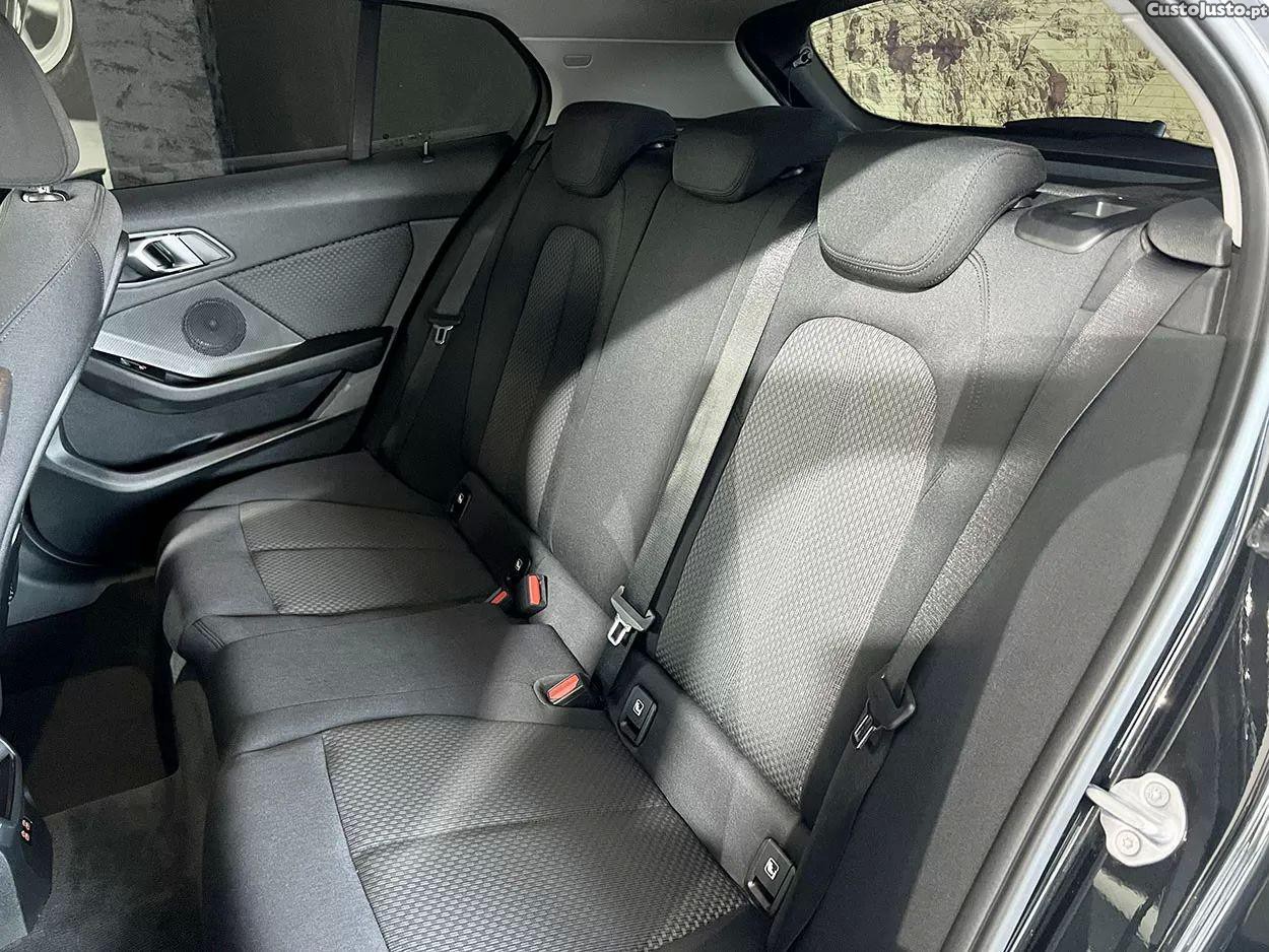 BMW 116 d Advantage — fotografia 2