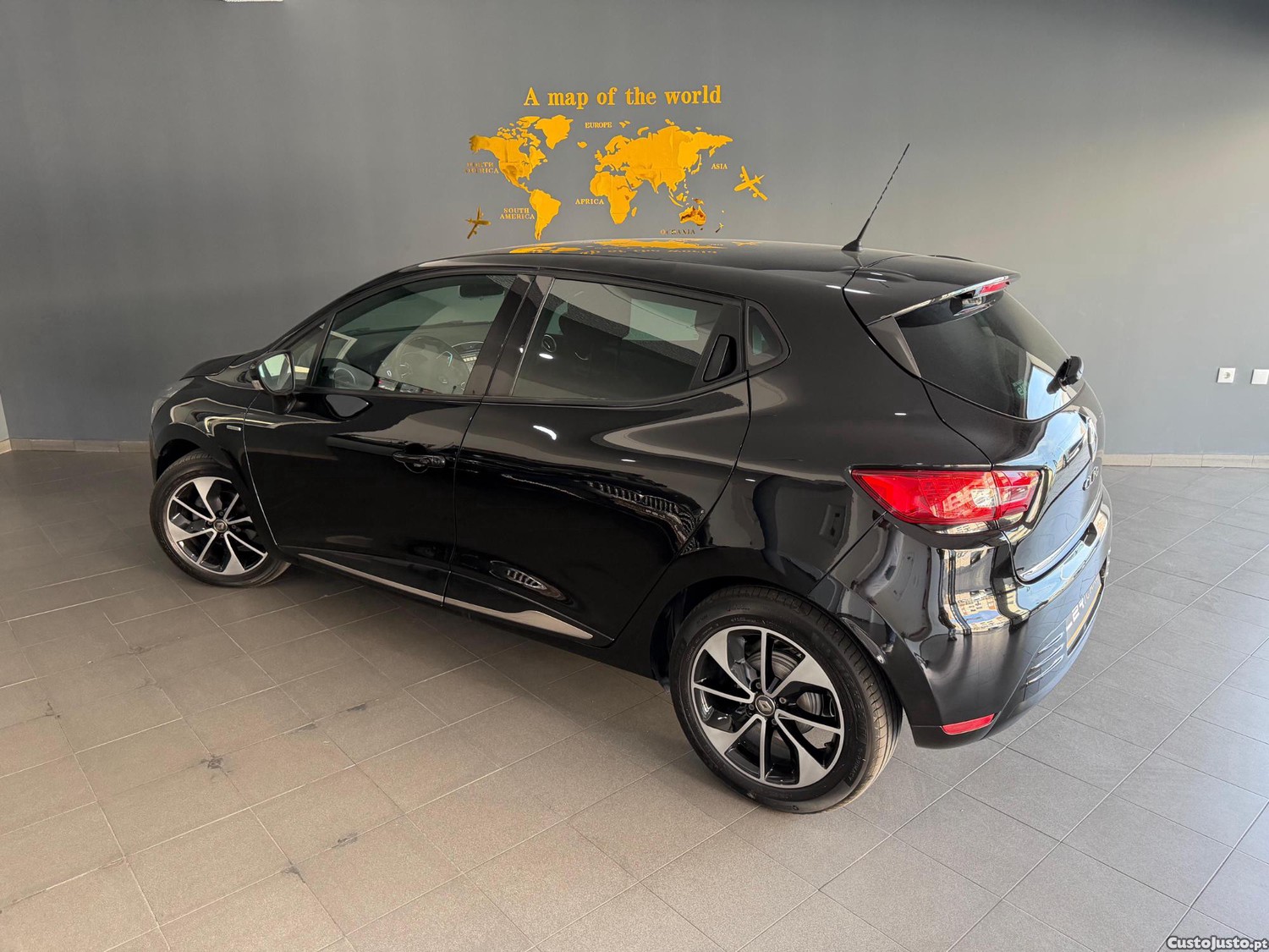 Renault Clio 0.9 TCE LIMITED — fotografia 5