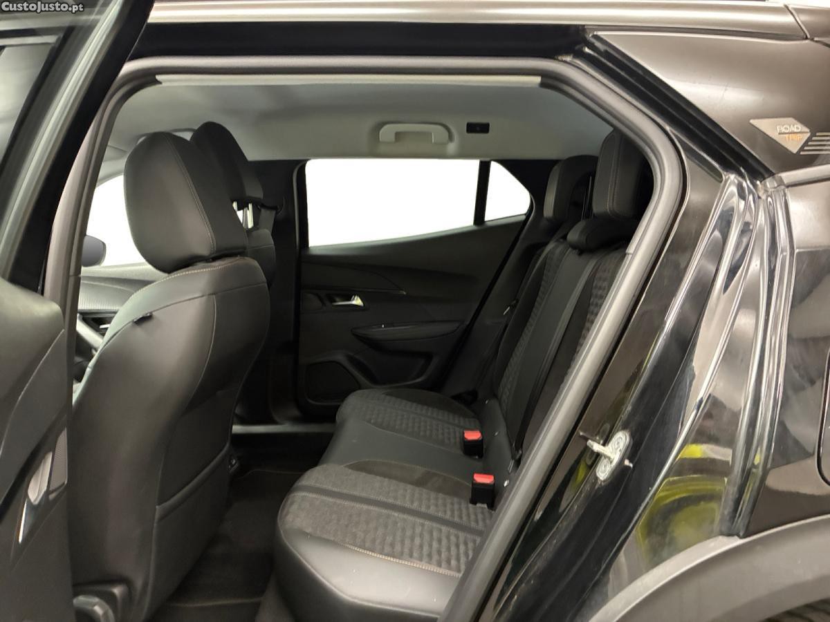 Peugeot 2008 50 kWh Allure Pack — fotografia 3