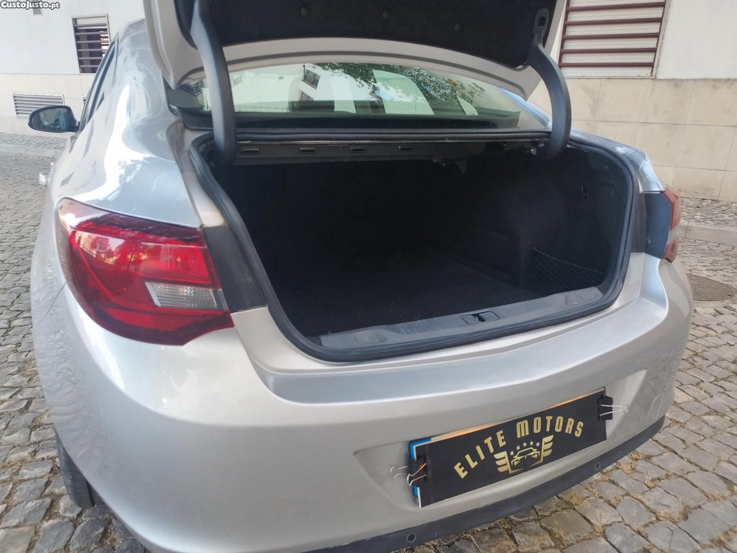 Opel Astra 1.4 — fotografia 5