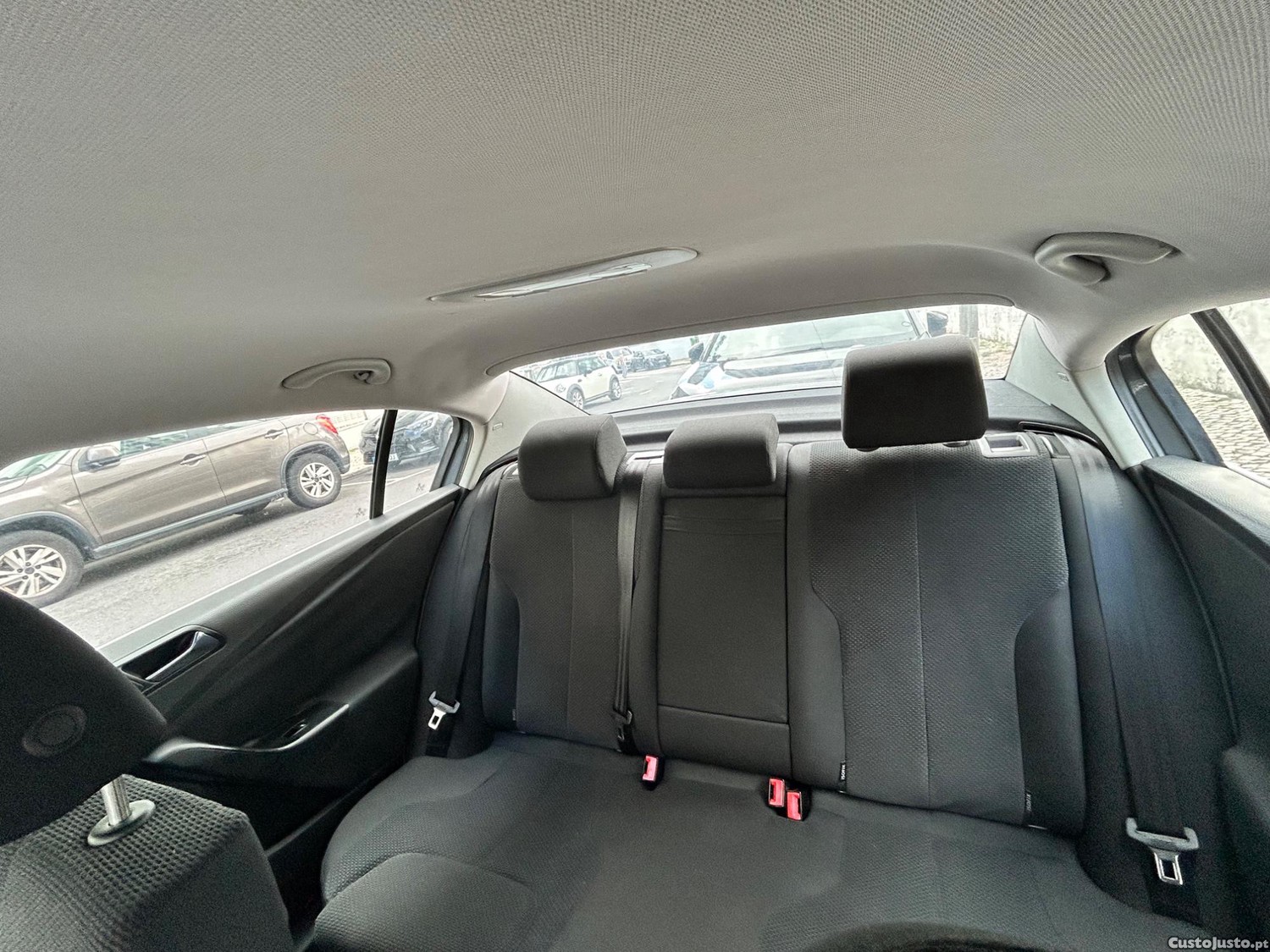 Volkswagen Passat 2.0 TDi 140cv ConfortLine — fotografia 4
