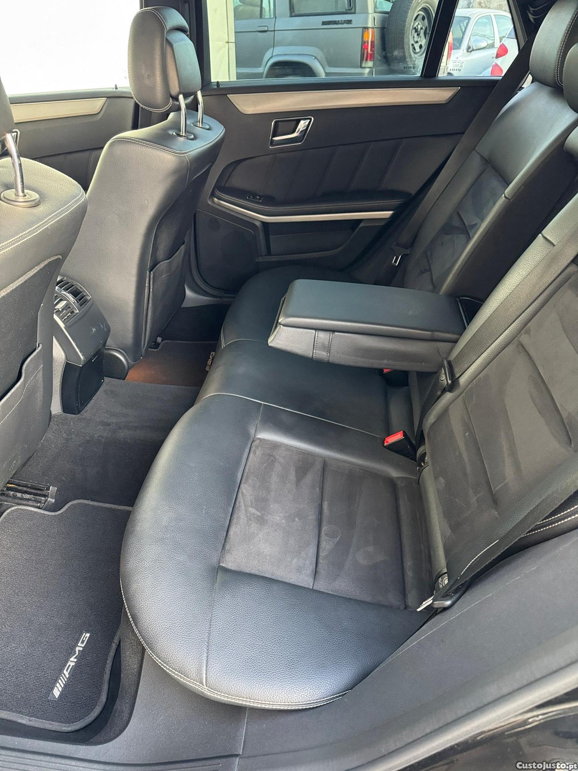 Mercedes-Benz E 250 AMG cx.7G Tronic — fotografia 4