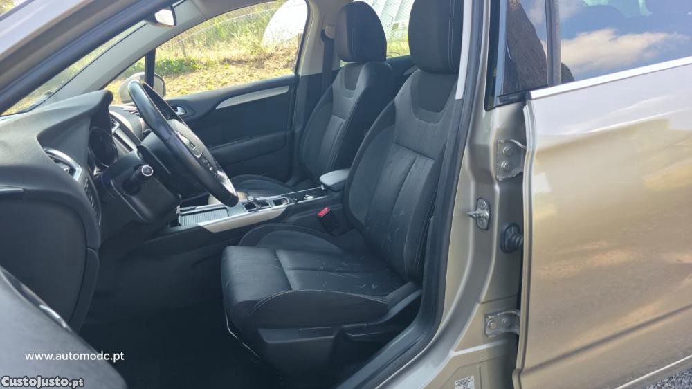 Citroën C4 1.6 HDi Exclusive — fotografia 8