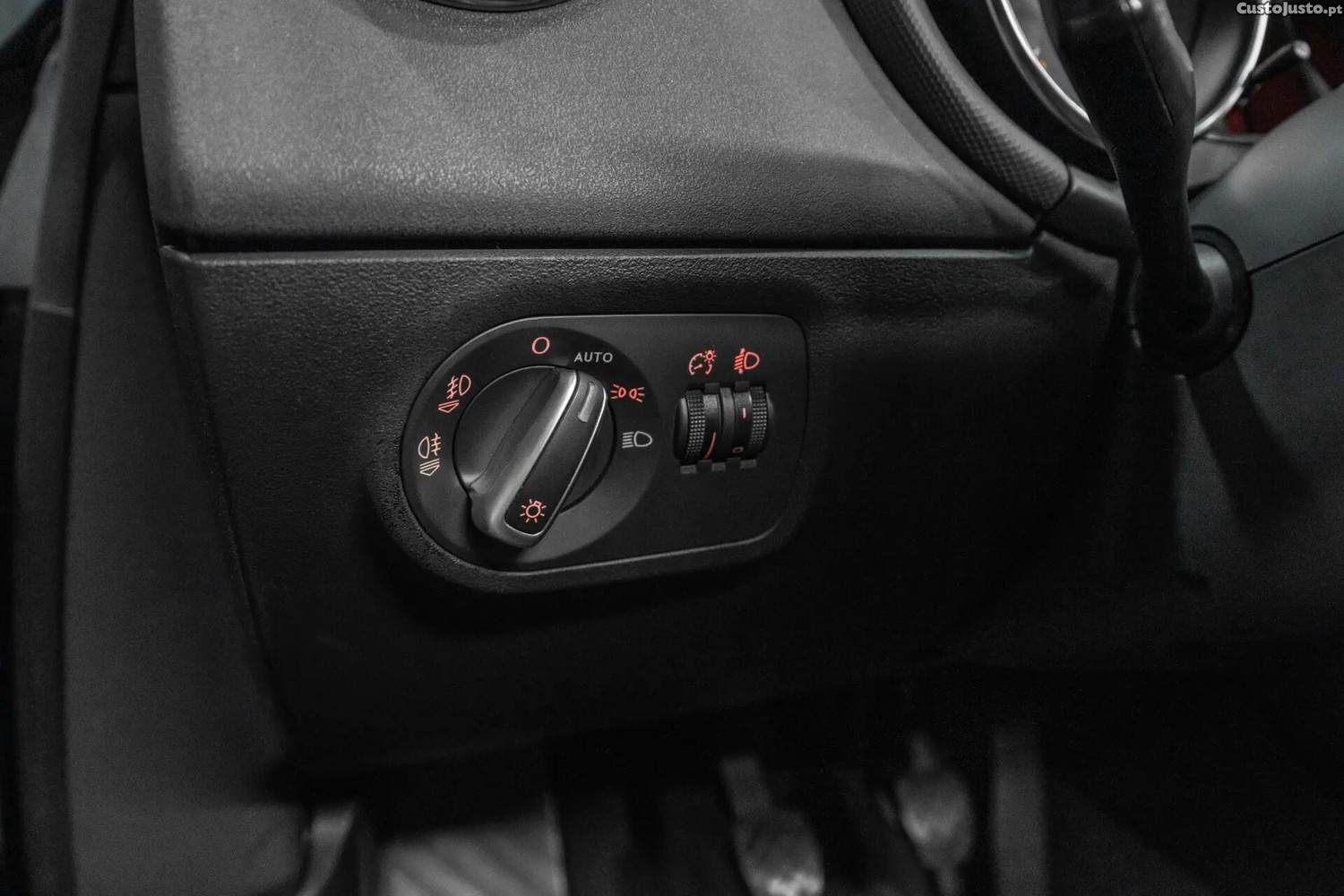 Audi TT 2.0 TFSI S-line — fotografia 9