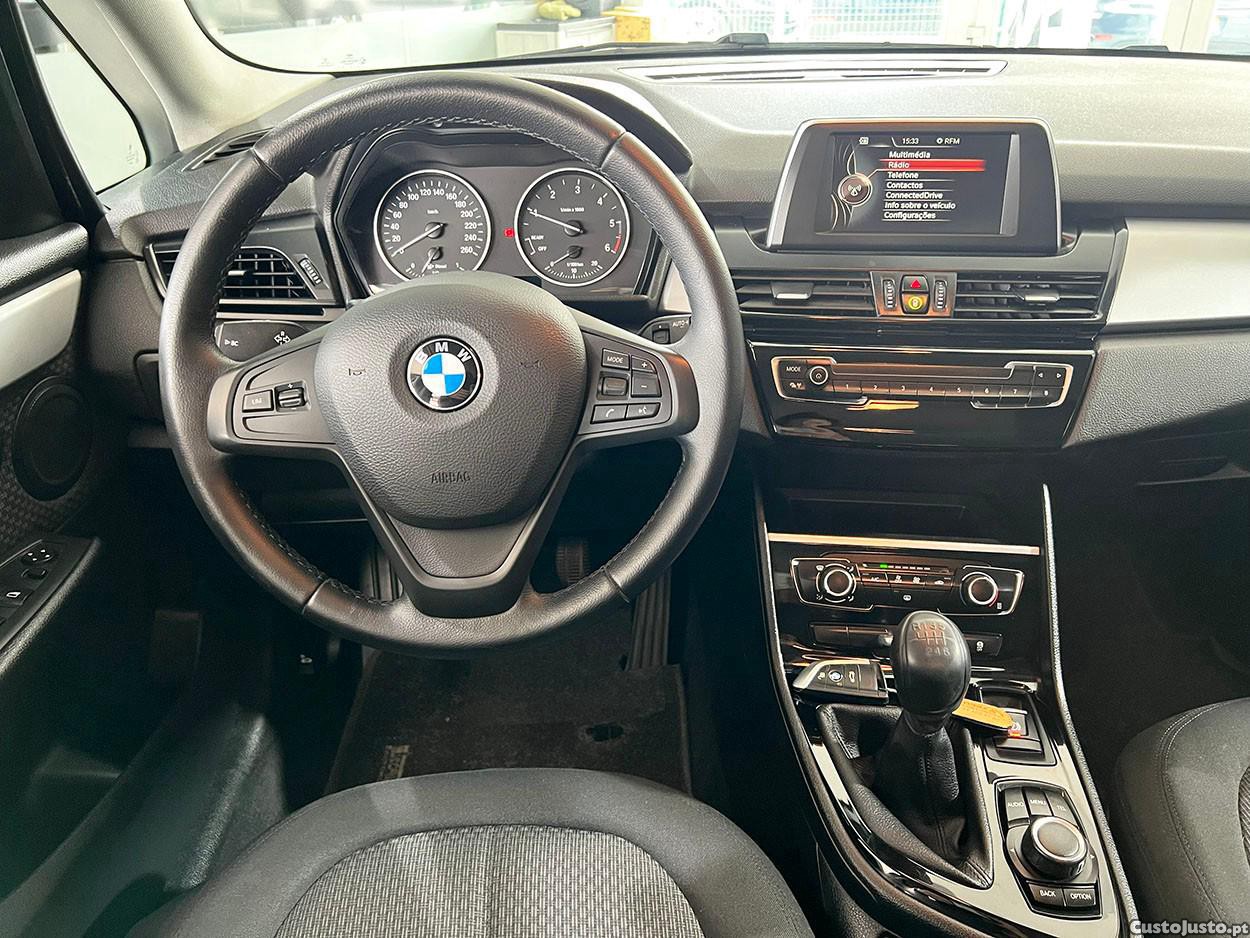 BMW 214 Active Tourer d Advantage — fotografia 13