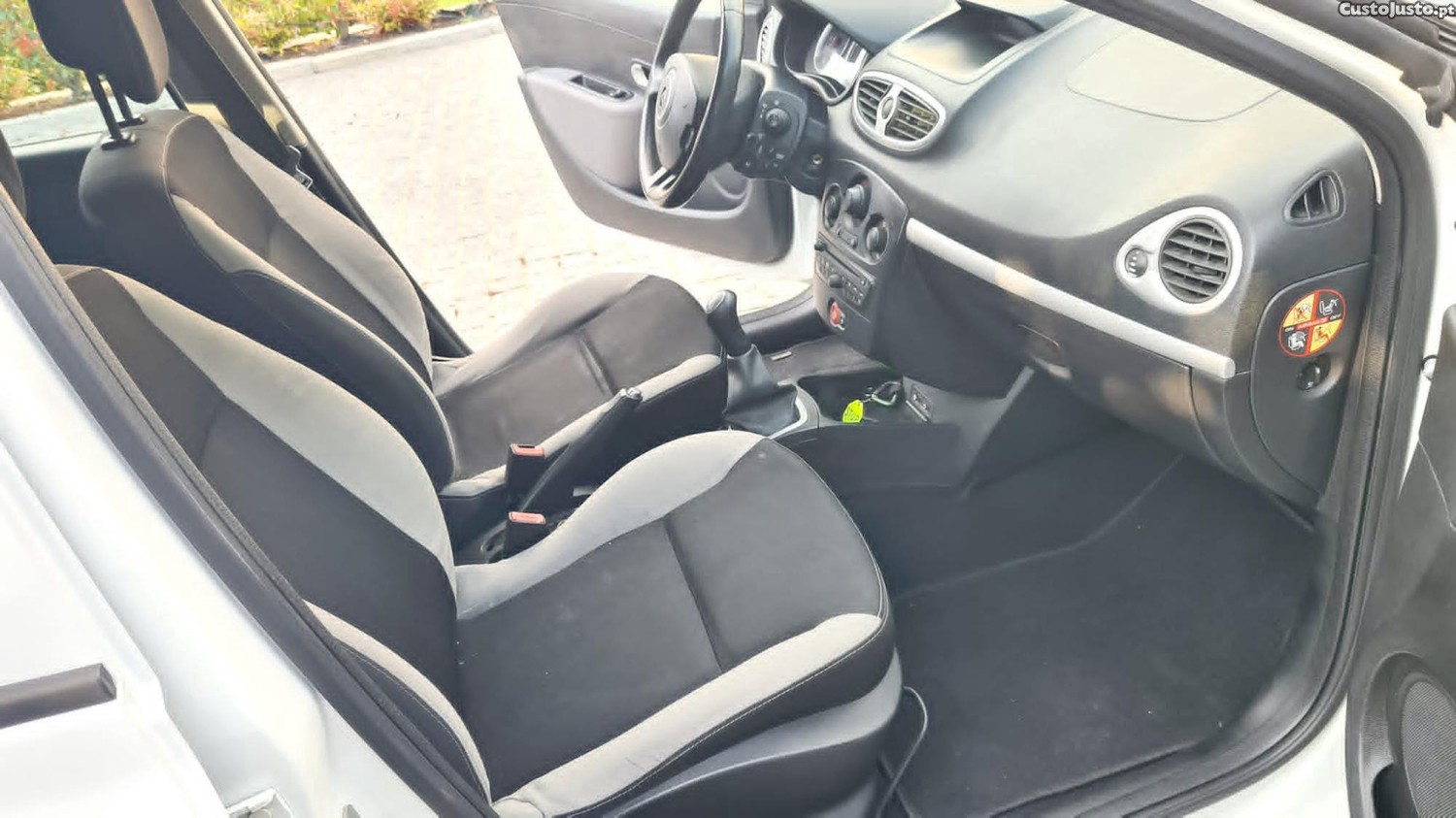 Renault Clio 1.5 DCI — fotografia 5