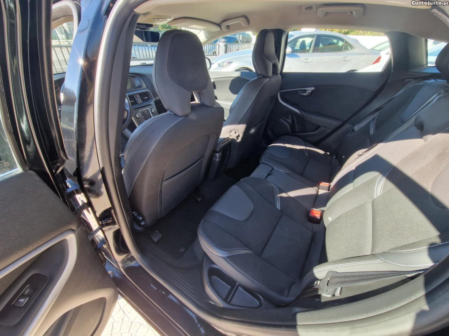 Volvo V40 1.6 D2 Momentum Eco — fotografia 6