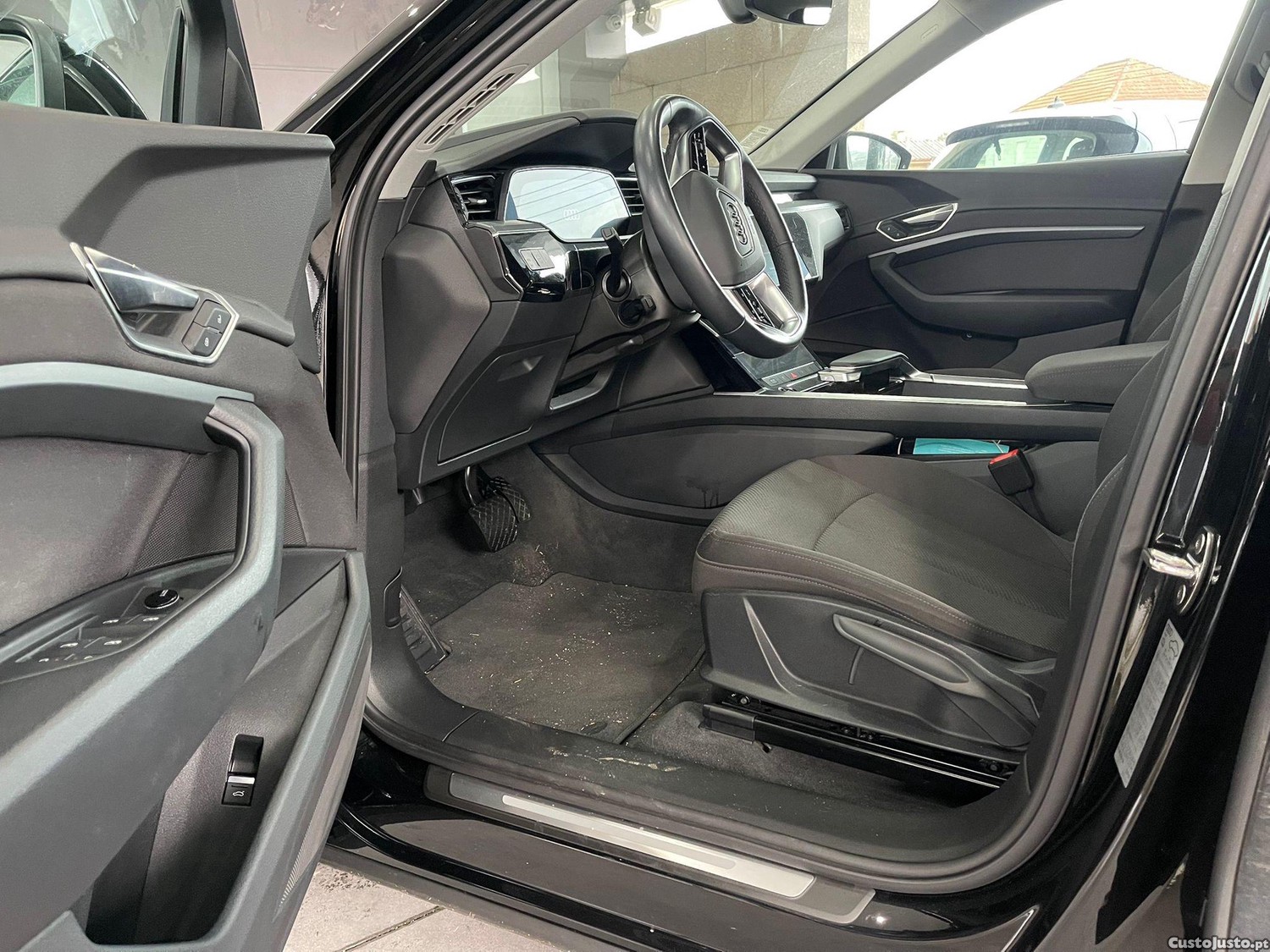 Audi Q8 e-Tron Sportback 55 quattro S line — fotografia 8