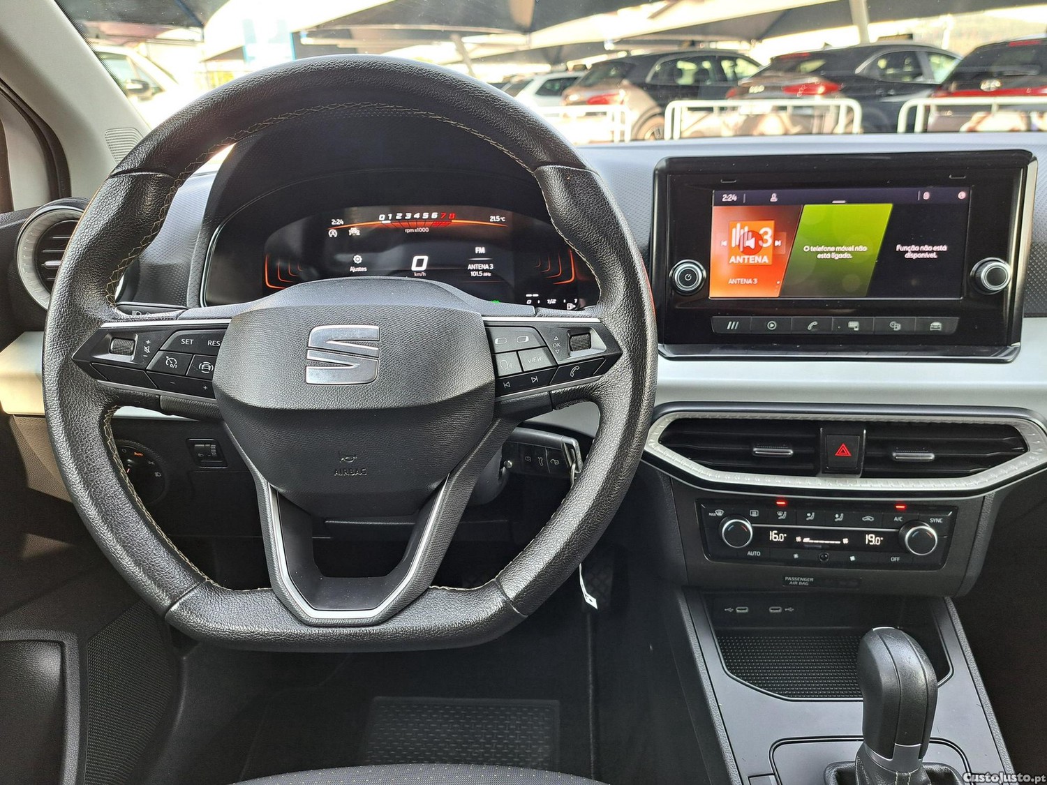 SEAT Ibiza 1.0 TSI Style Plus DSG — fotografia 17