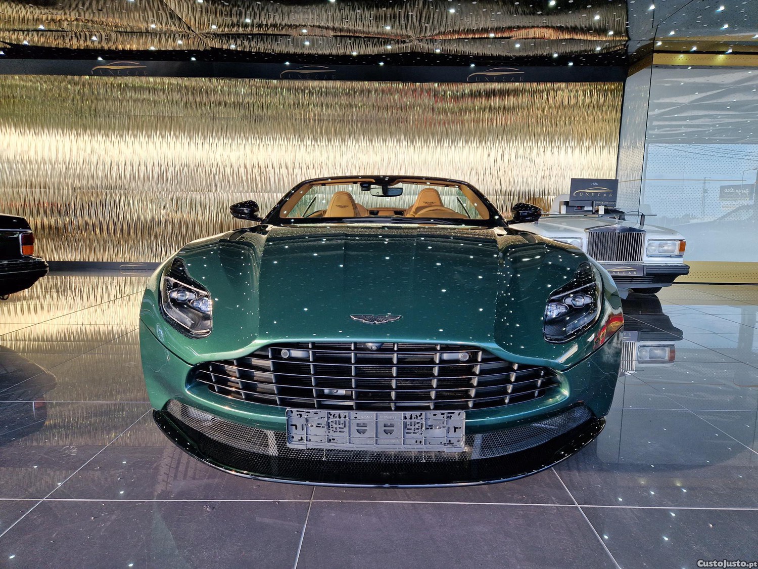 Aston Martin  DB11 V8 Volante - 22 foto 2