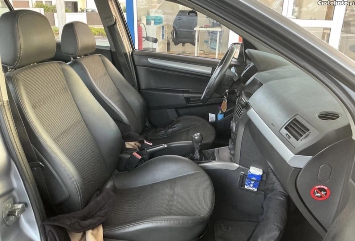 Opel Astra 1.3 CDTI Cosmo — fotografia 6