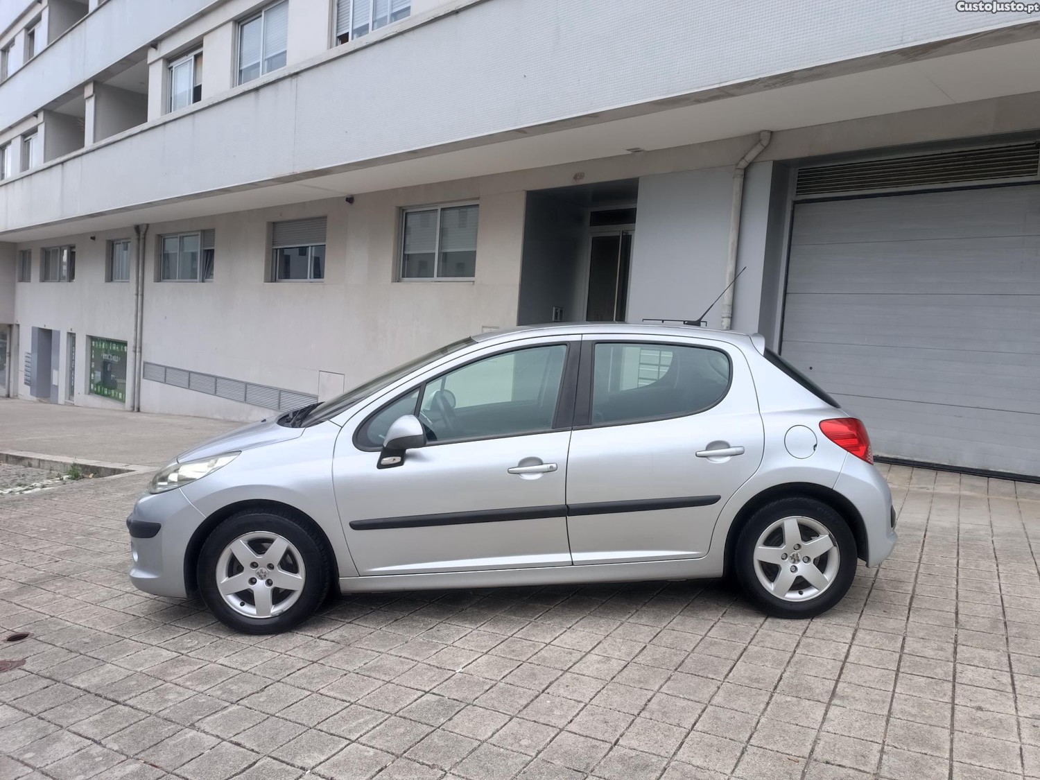 Peugeot 207 1.4 hdi 5portas 2006 iuc barato - 06 foto 5