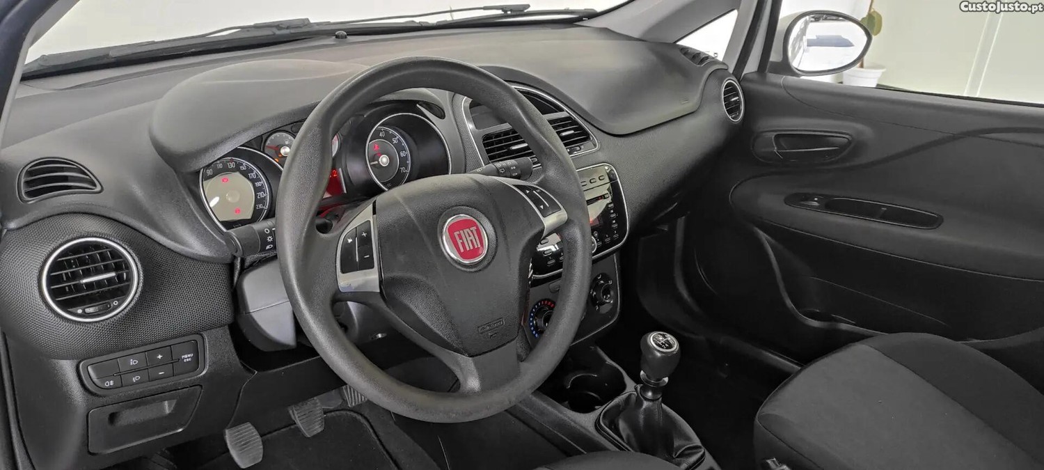 Fiat Punto 1.2 Young S&S — fotografia 15