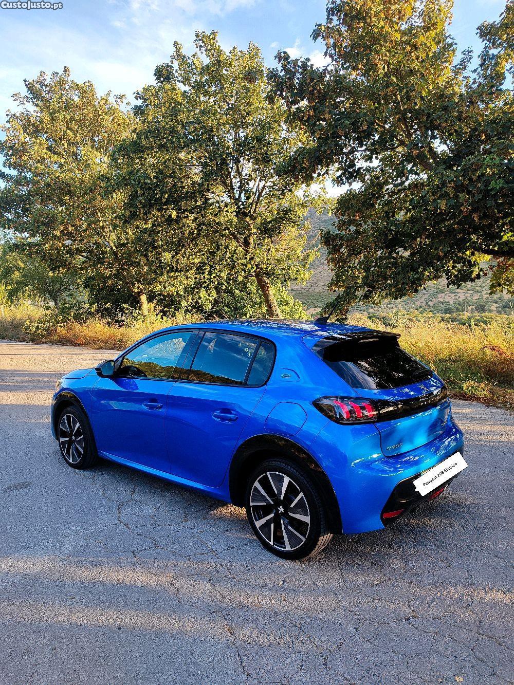 Peugeot e-208 GT Line — fotografia 8
