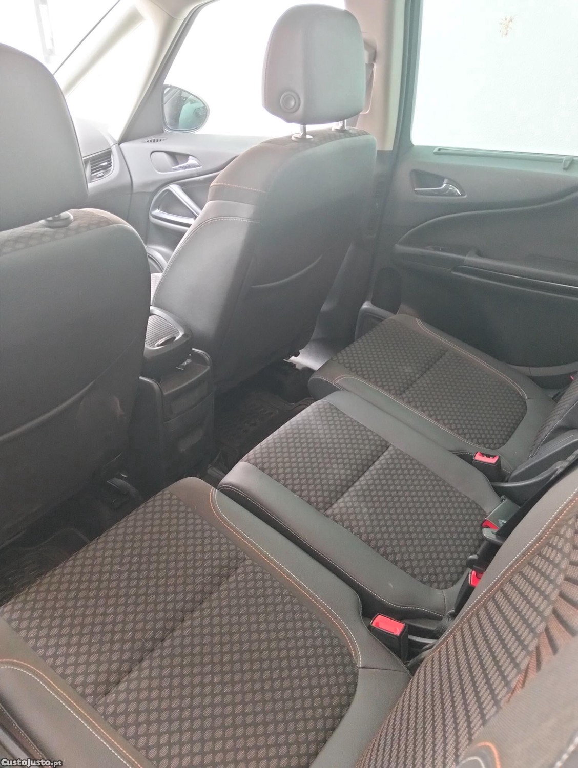 Opel Zafira Tourer — fotografia 4