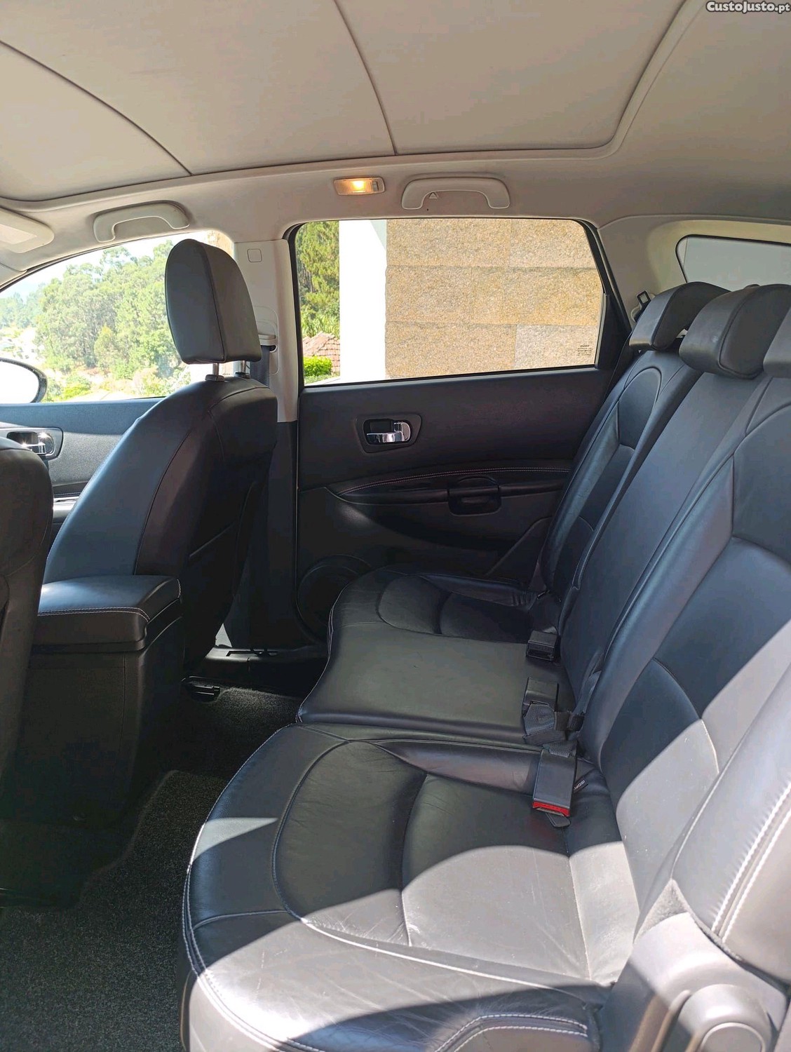 Nissan Qashqai +2 Tekna — fotografia 3
