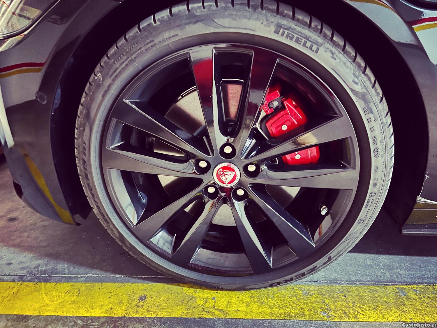 Jaguar XE D200 MHEV — fotografia 3