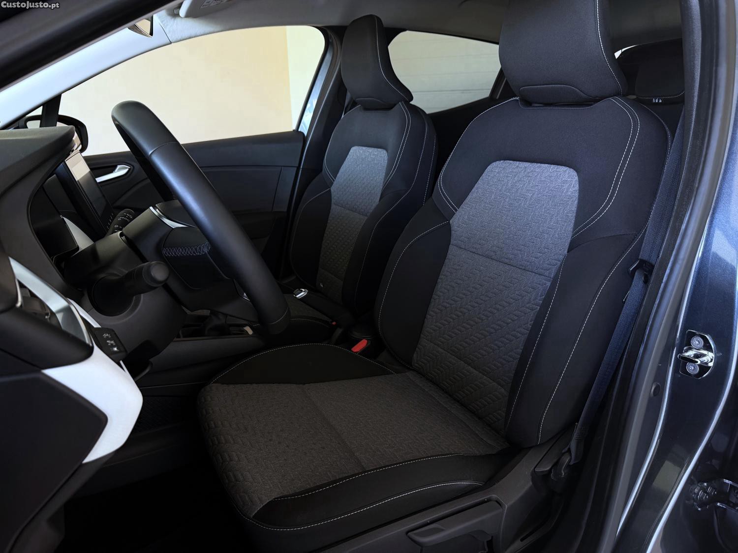 Renault Clio TCe 90 Limited — fotografia 13