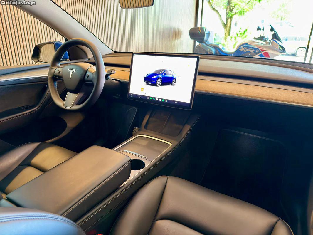Tesla Model Y Tração Traseira — fotografia 9