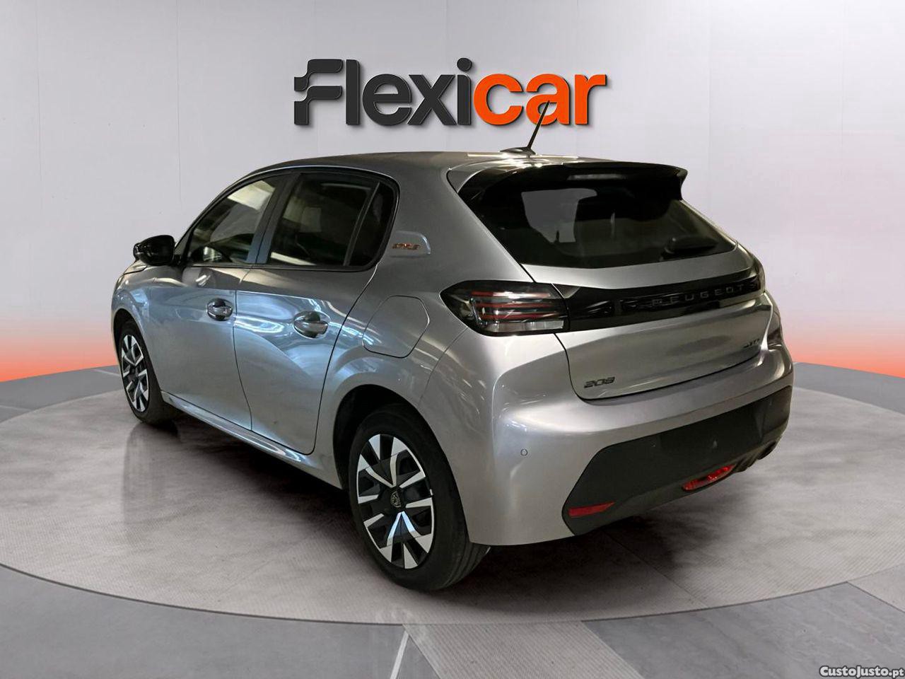 Peugeot 208 1.2 Hybrid Allure e-DCS6 - 25 — photo 3