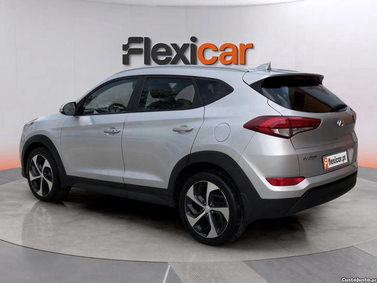Hyundai Tucson 1.7 CRDi Premium DCT — fotografia 12