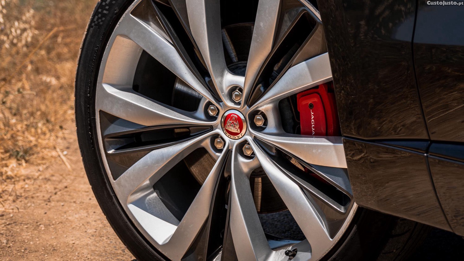 Jaguar F-Pace P400e AWD R-Dynamic HSE — fotografia 5