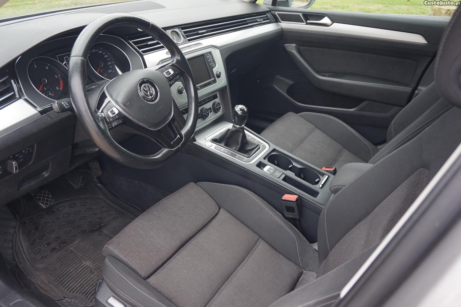 Volkswagen Passat Confortline 1.6 TDI — fotografia 3