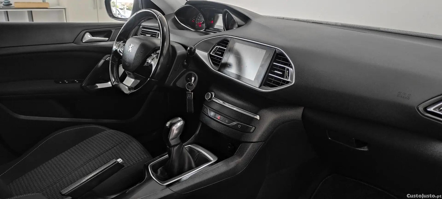 Peugeot 308 1.6 BlueHDi Style — fotografia 8