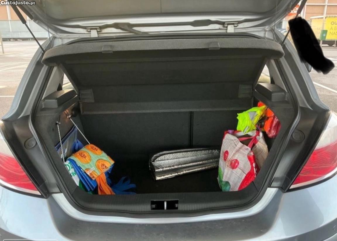 Opel Astra 1.3 CDTI Cosmo — fotografia 4
