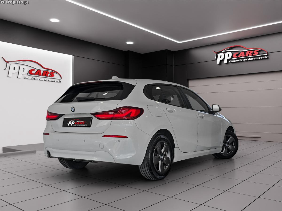 BMW 116 d Auto NACIONAL — fotografia 16