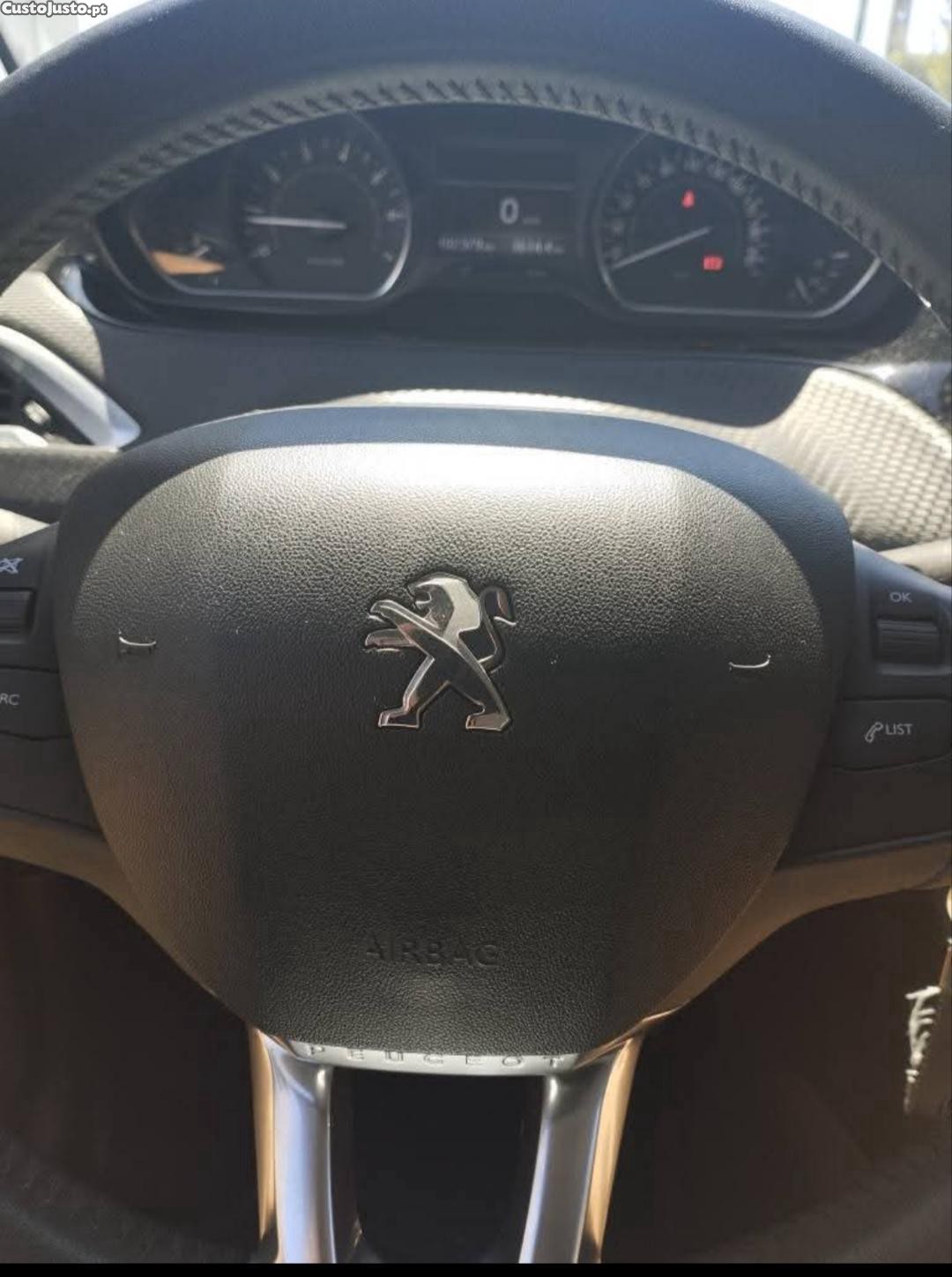 Peugeot 2008 S — fotografia 4