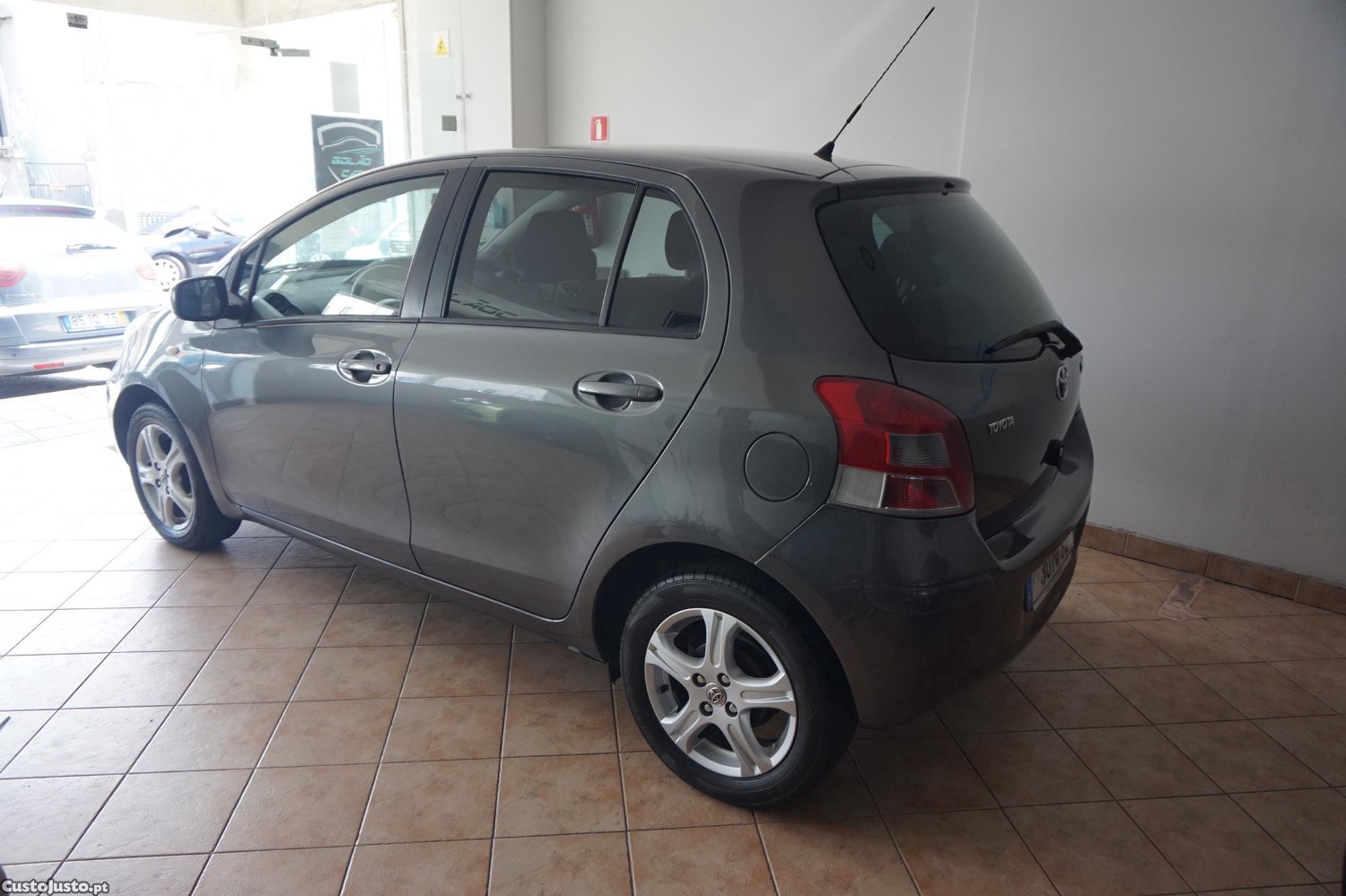 Toyota Yaris 1.0 — fotografia 9