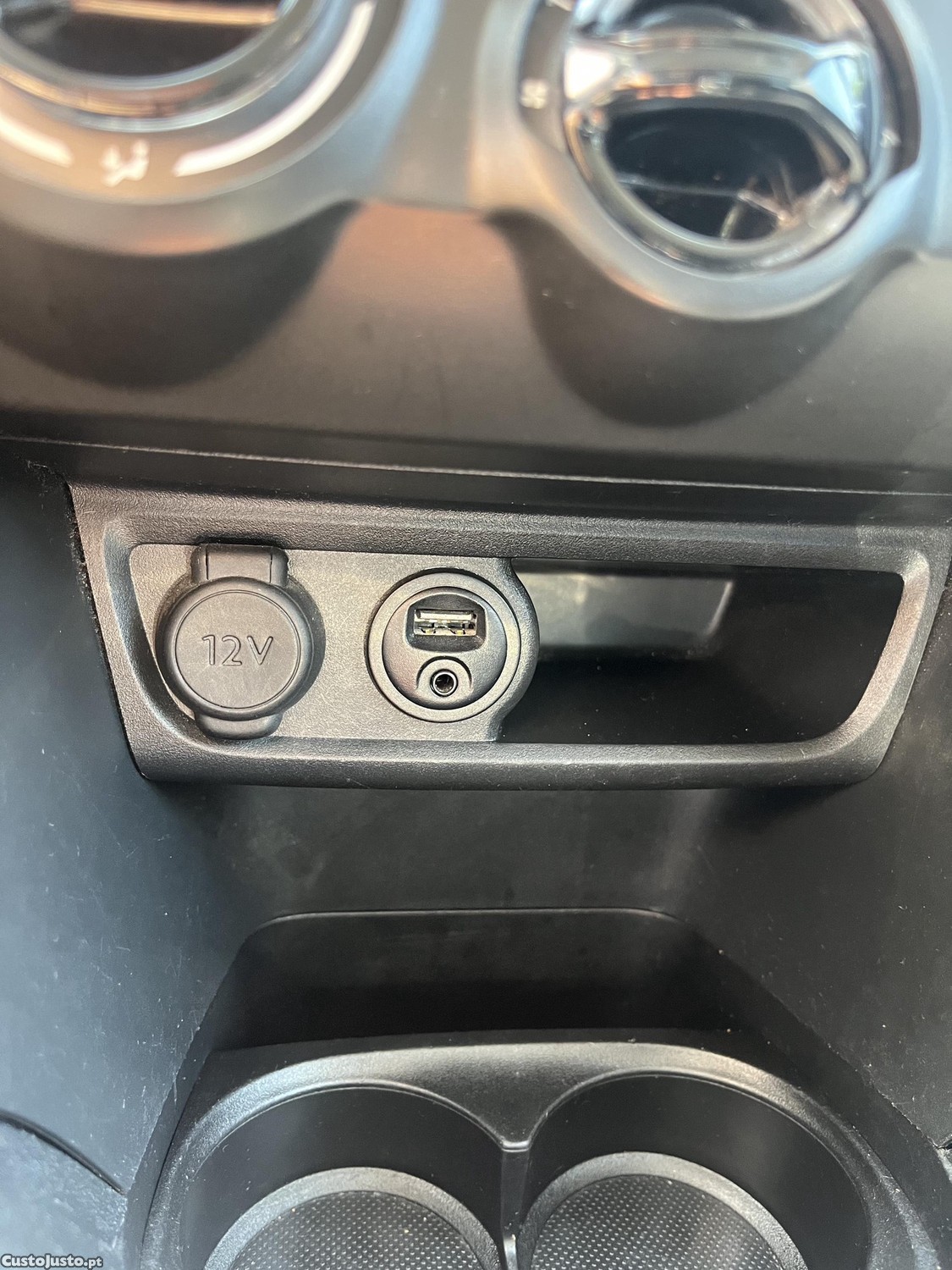 Peugeot 208 1.2 Plus — fotografia 3