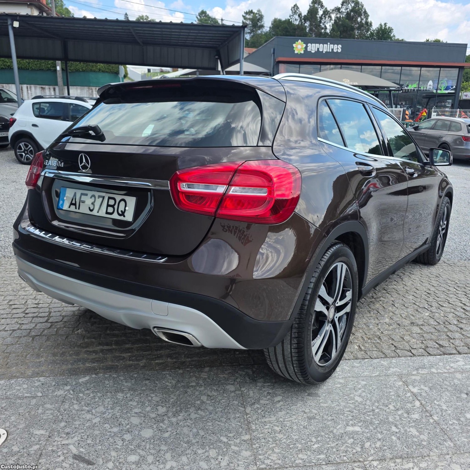 Mercedes-Benz GLA 180 CDI Urban Aut. — fotografia 19