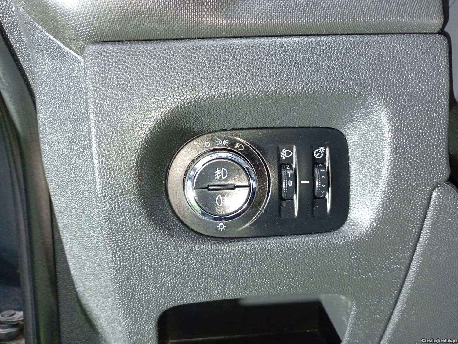 Opel Corsa 1.3 CDTI Enjoy 88g — fotografia 15