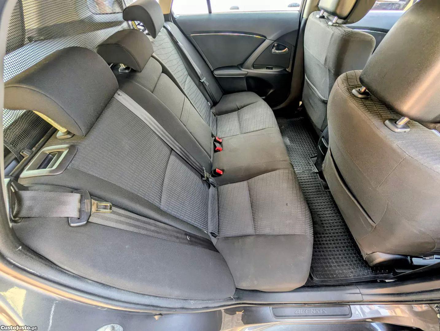 Toyota Avensis 2.0 d-4d gps — fotografia 9