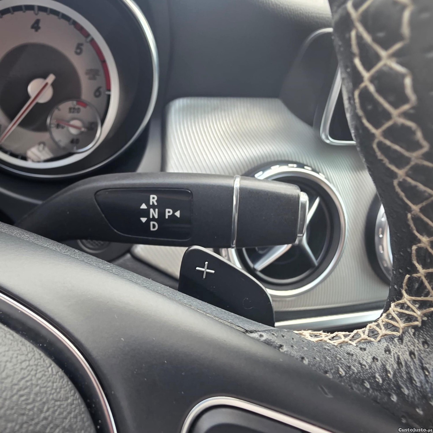 Mercedes-Benz GLA 180 CDI Urban Aut. — fotografia 7