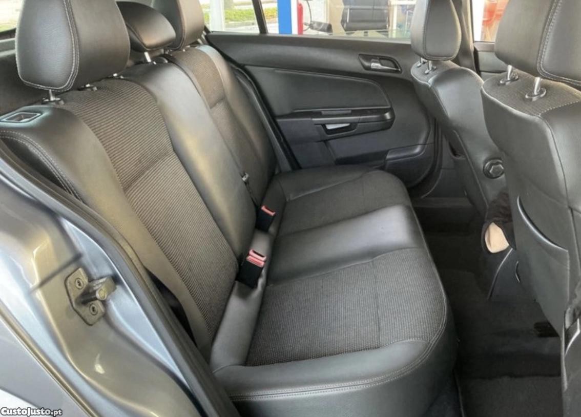 Opel Astra 1.3 CDTI Cosmo — fotografia 3