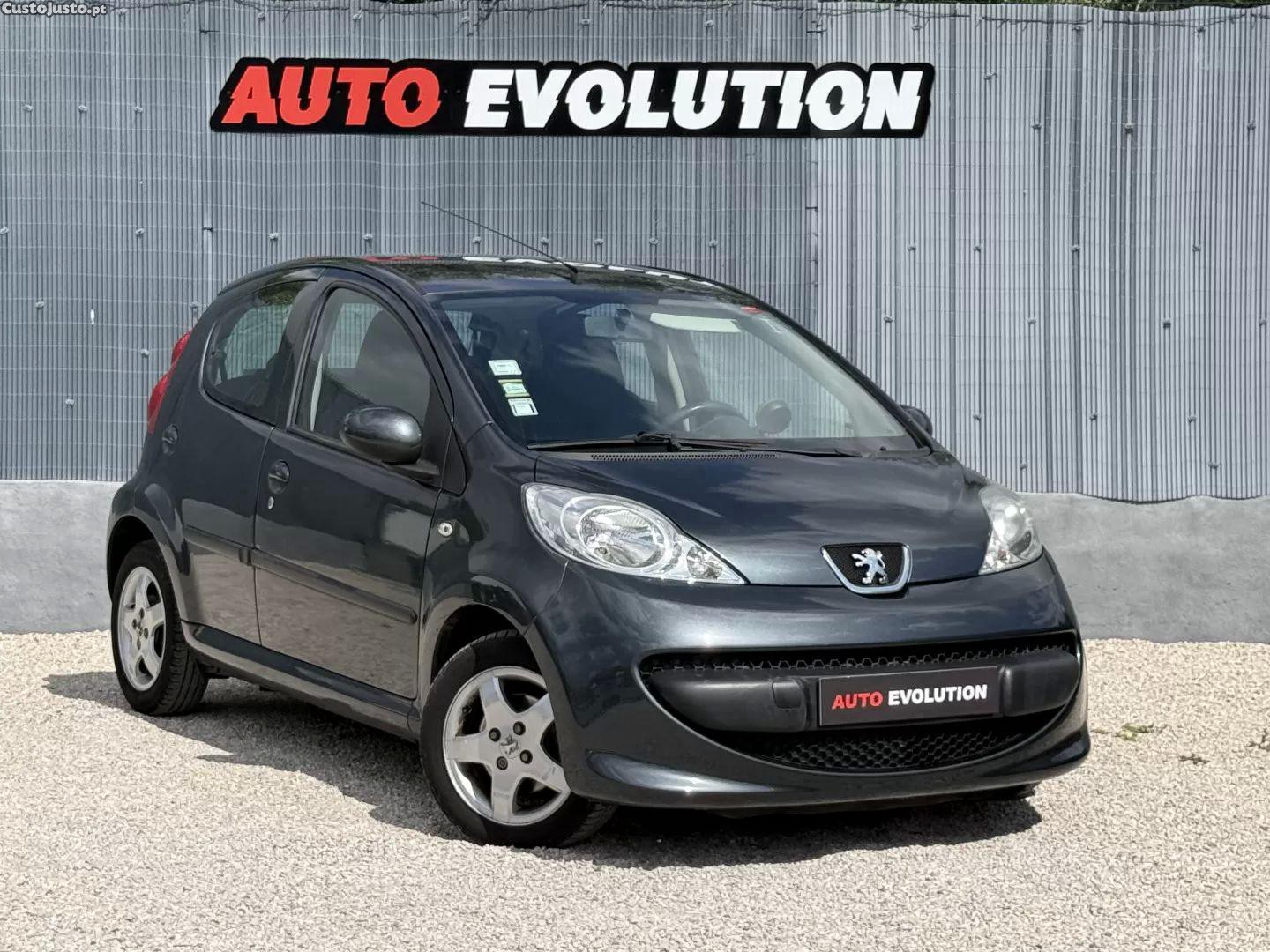 Peugeot 107 1.4 hdi trendy — fotografia 13