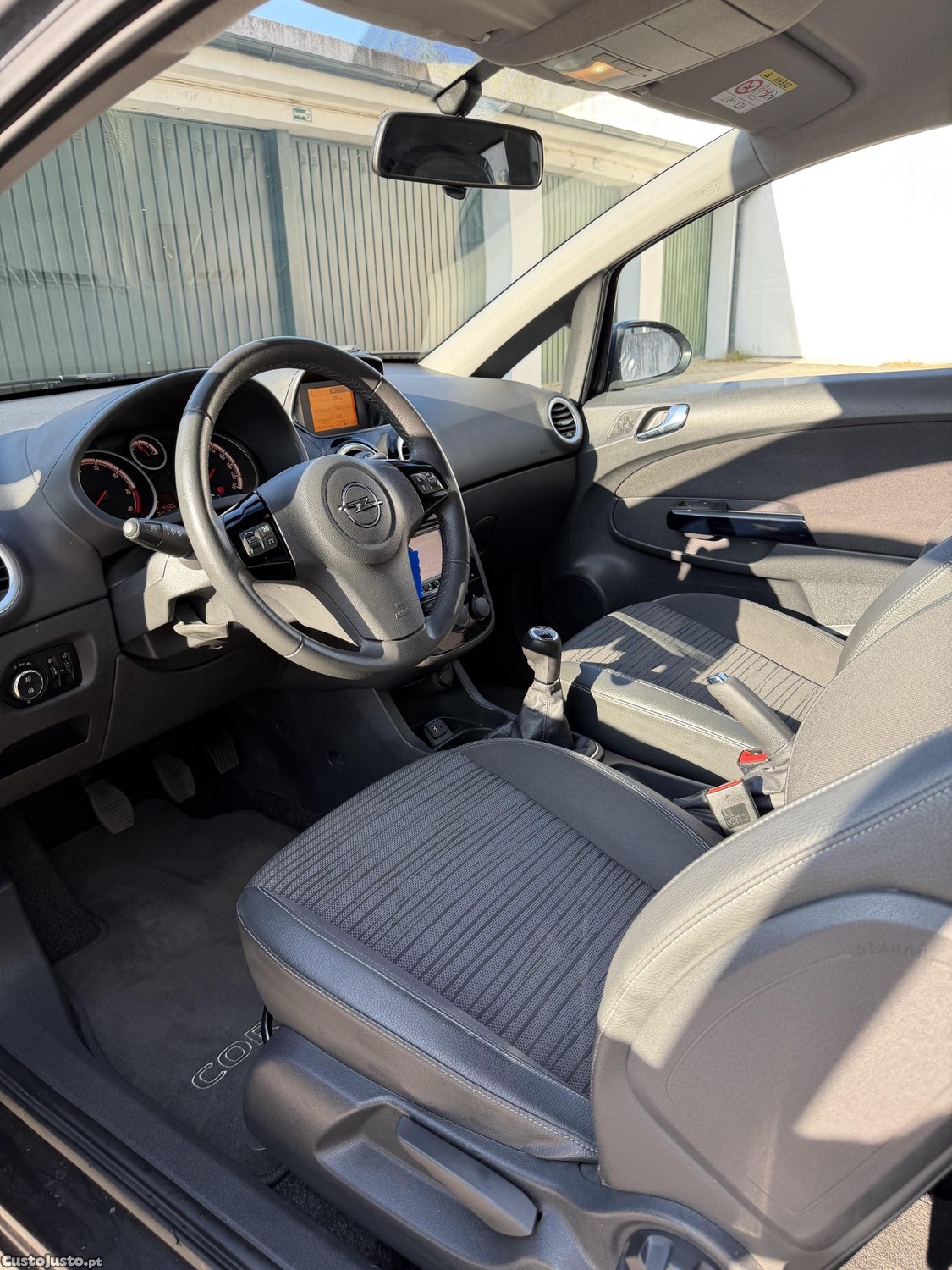 Opel Corsa 1.3 CDTI 95CV Business + 3 portas 5 lugares — fotografia 5