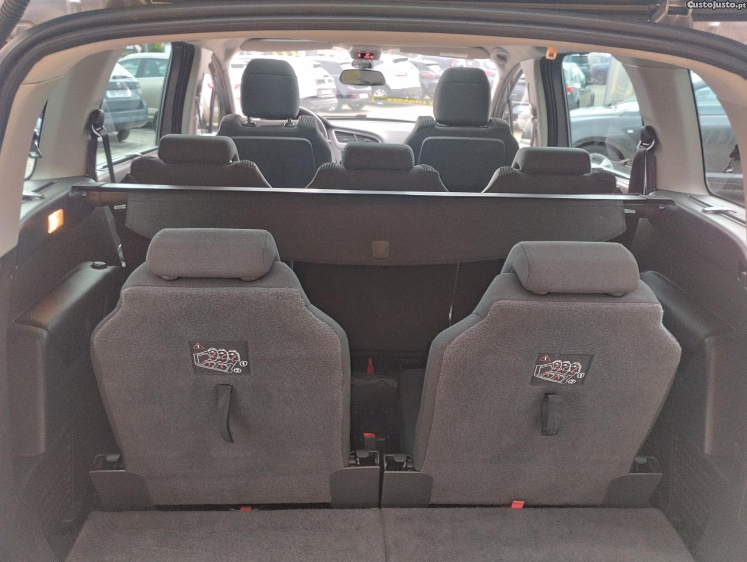 Peugeot 5008 Style 1.6Hdi de 120cv Nacional — fotografia 6