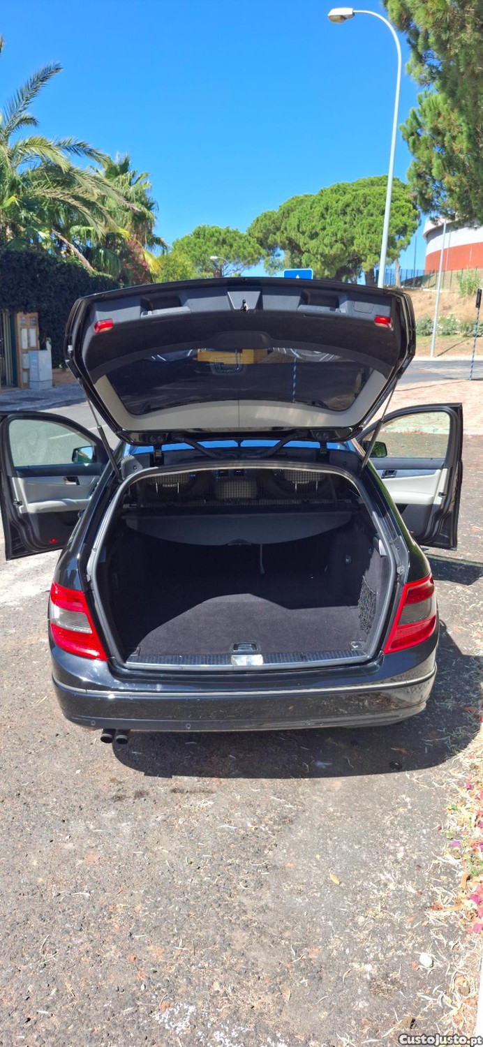 Mercedes-Benz C 200 BlueEFFICIENCY Avantgarde — fotografia 2
