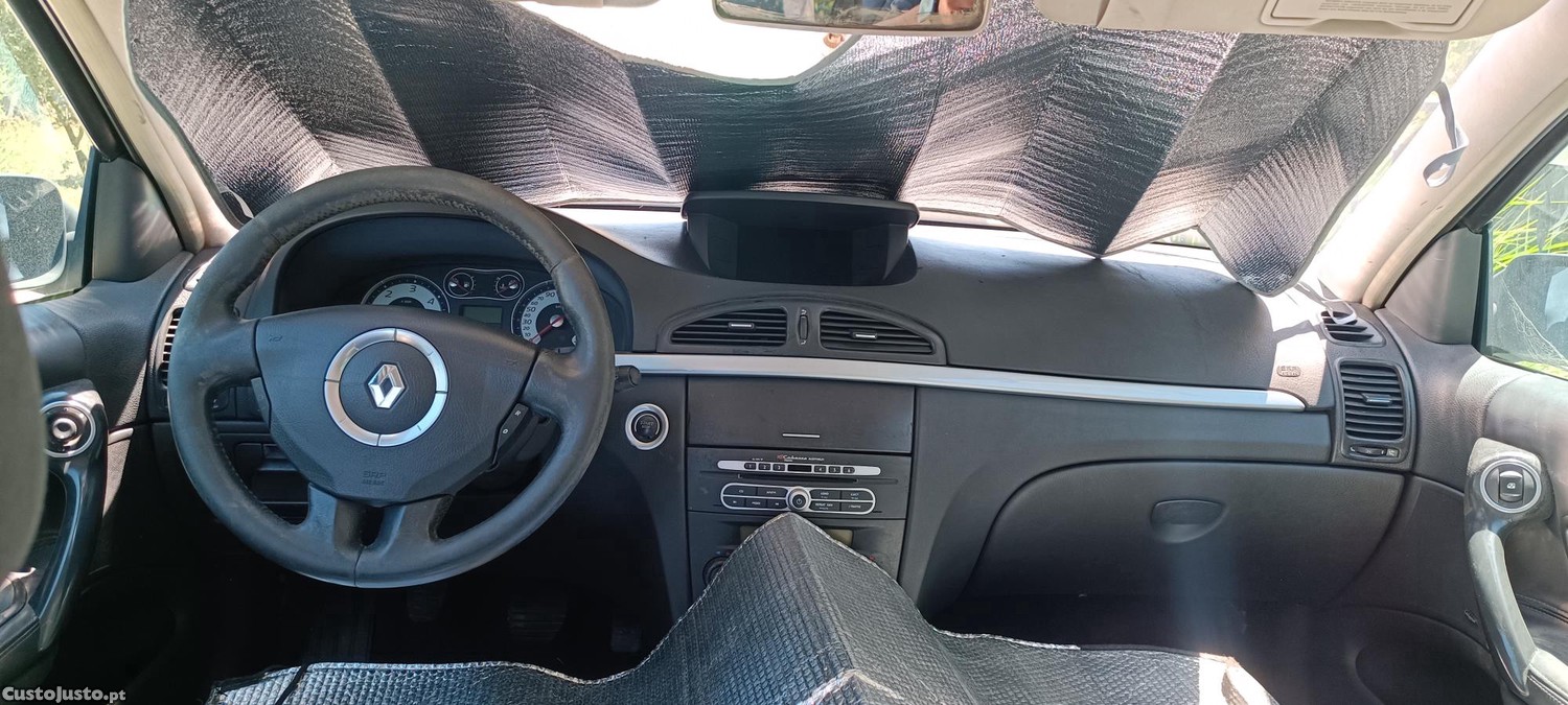 Renault Laguna 2.0 150 cv — fotografia 3