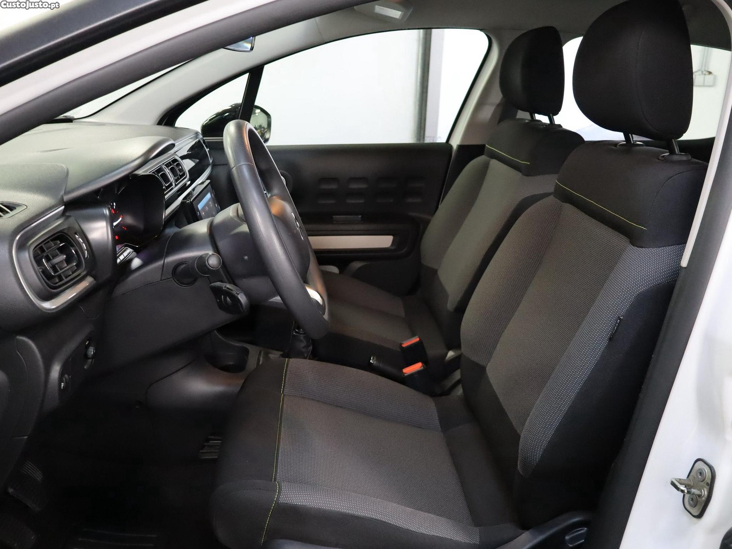 Citroën C3 1.5 BlueHDi Feel Pack — fotografia 11