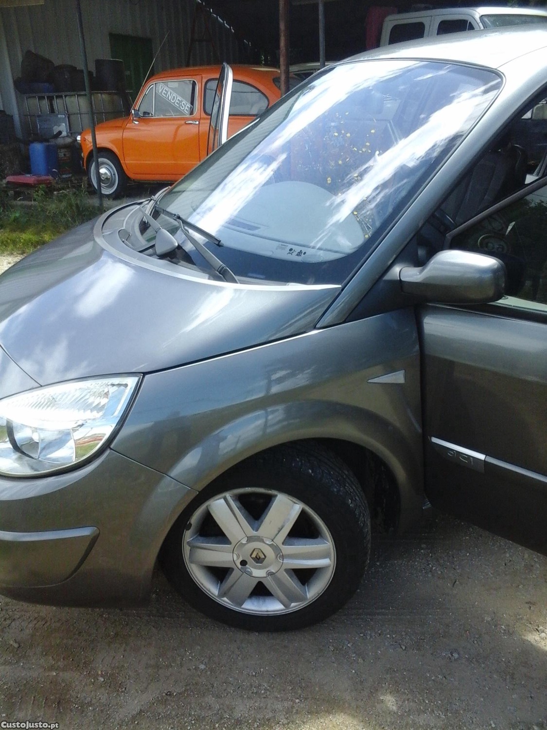 Renault Scénic 4 portas - 04 foto 4